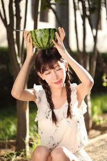 网红写真吃瓜图片