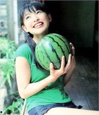 济宁网红吃瓜事件真相,真相背后的网络风波