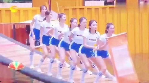 女生网红吃瓜图片动态