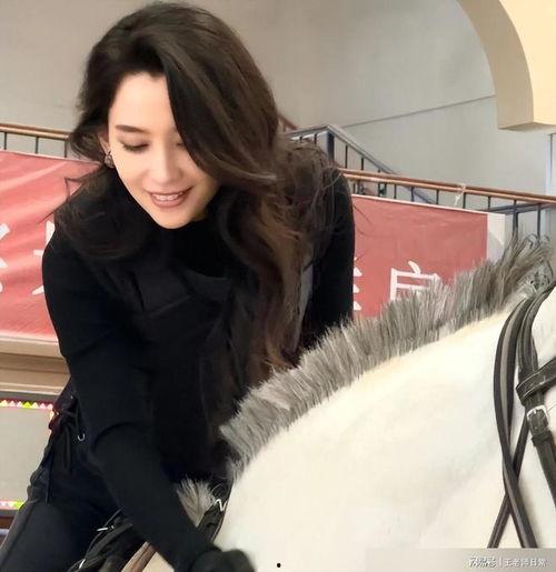 吃瓜网红头像女生可爱,揭秘吃瓜网红头像中的可爱女生魅力